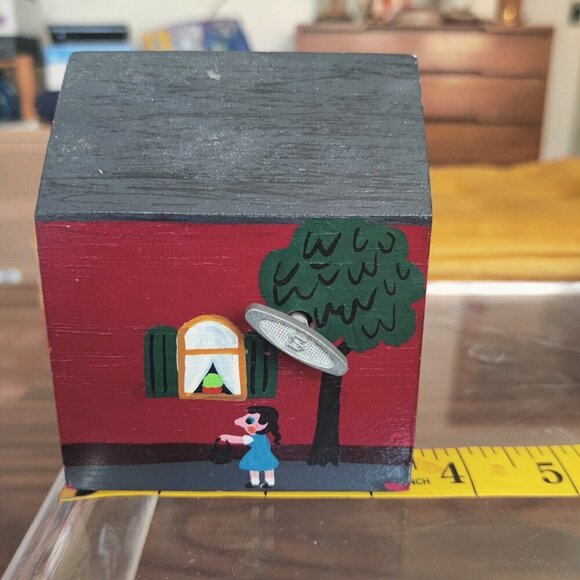 Swiss German Bakery Music Box, Painted in bright colors, Mom & children look in. - Picture 4 of 6